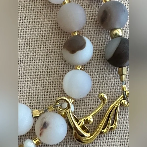 22 inch Matte Flower Agate bead necklace NWOT - Picture 9 of 15